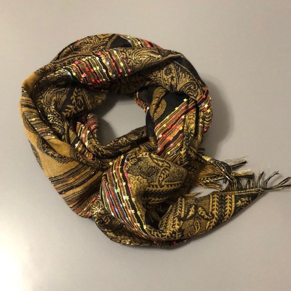 Scarf - Picture 1 of 7